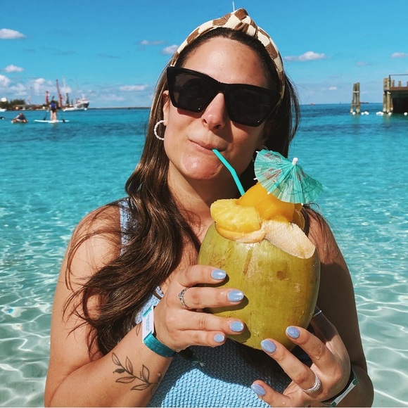 Meet your Posher, Jenna - Picture 2 of 3